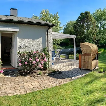Ferienhaus Ferienbungalow Kleine Hummelkate Scharbeutz