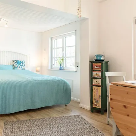 Ferienbungalow Kleine Hummelkate *
